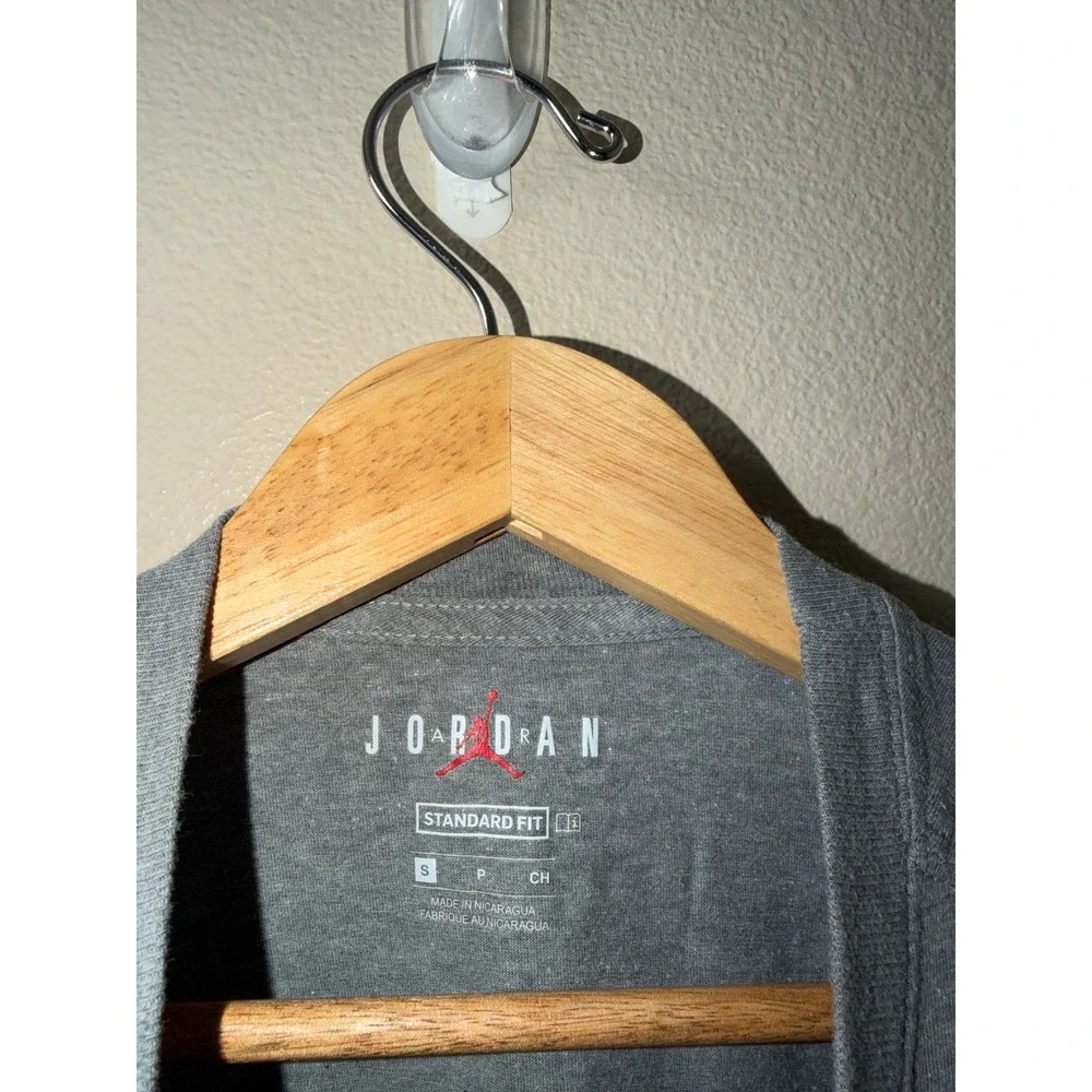 Men's Air Jordan Shirt Size Small